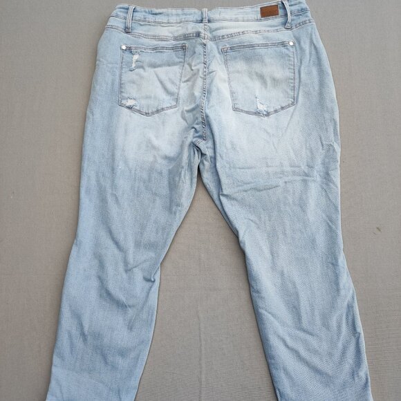 Judy Blue Jeans women's 22W Denim blue colour Boyfriend Fit Destructed - Picture 3 of 15